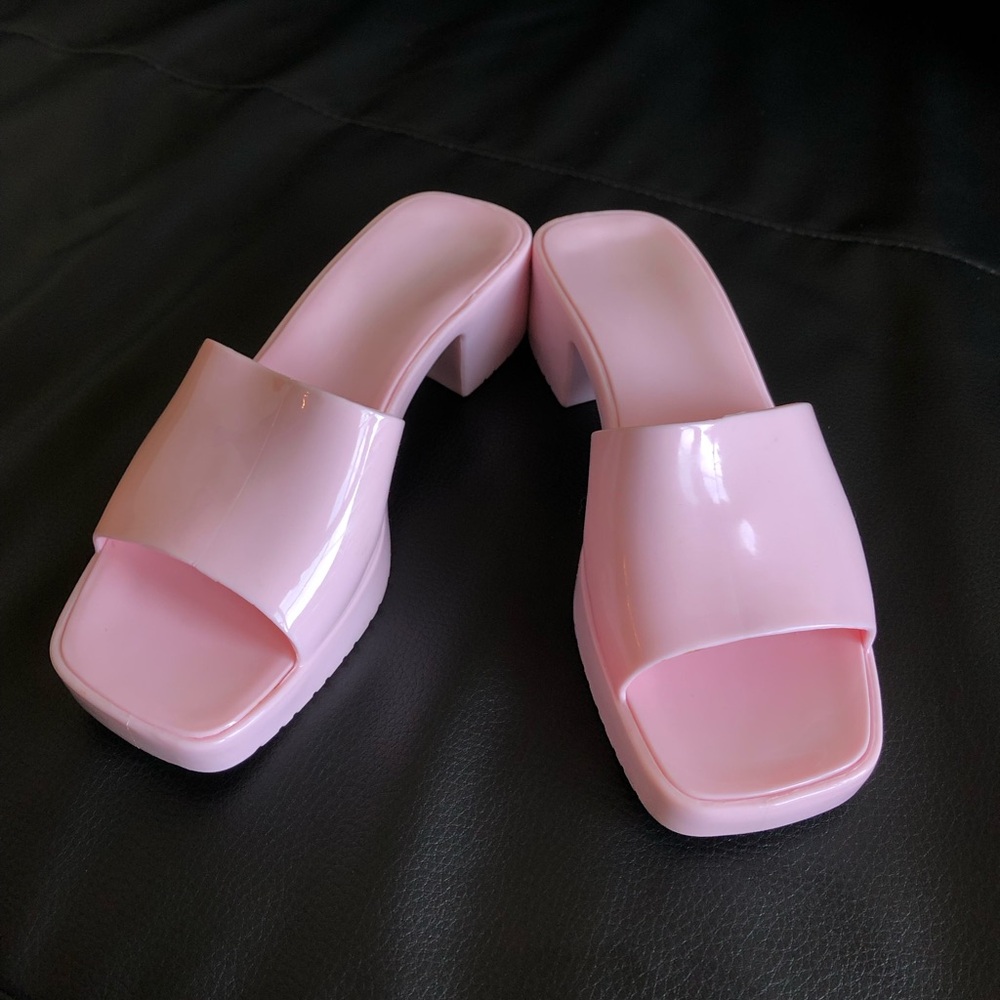 Pink heels US Size 7 Women’s